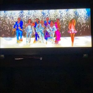 Meet your Posher, Laurel